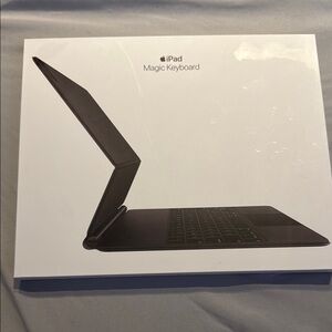 Apple iPad Magic Keyboard Case - Black